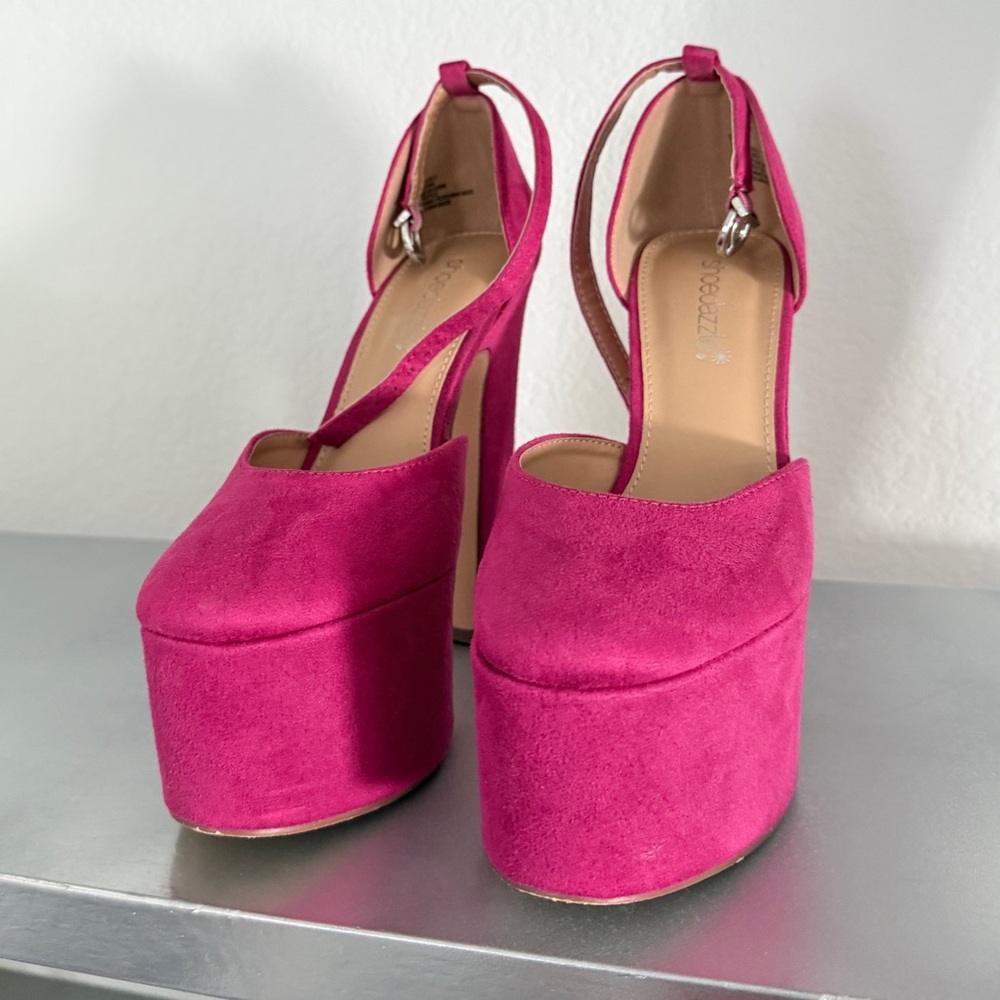 Shoe Dazzle Pink Platform Shoes